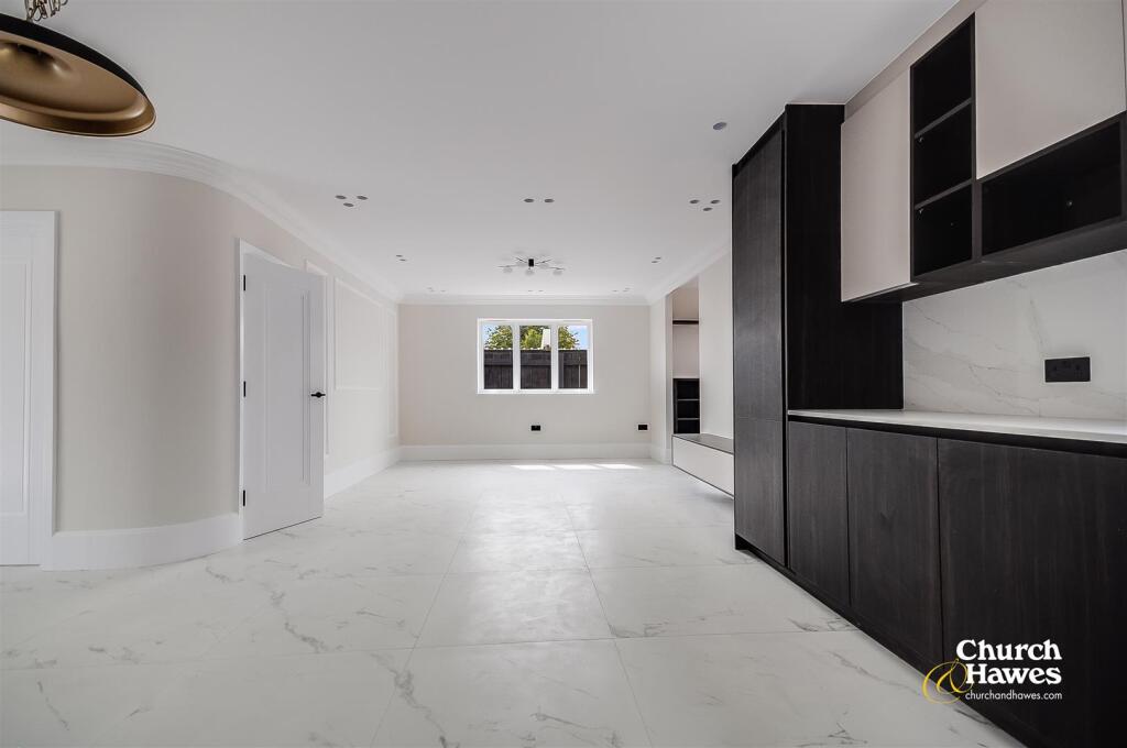 House in Chelmsford - View 4
