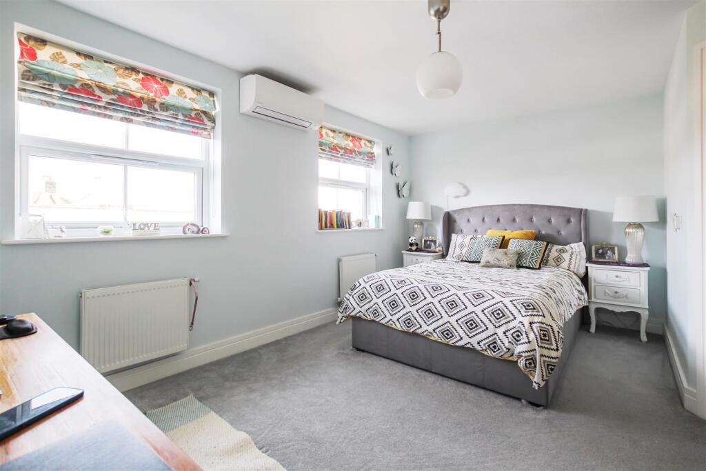 House in Dartford - View 4