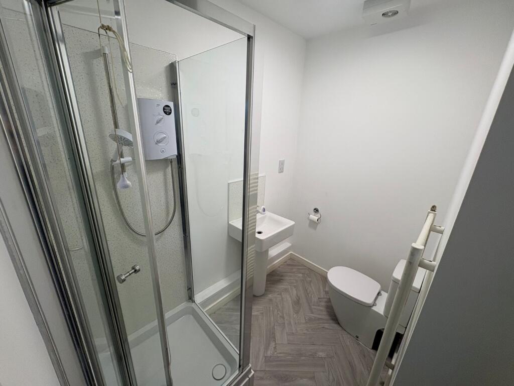 Apartment in Hull - View 5
