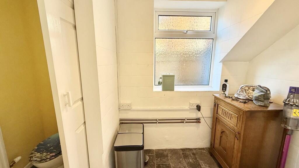 House in Westbury, Leigh Park - View 4