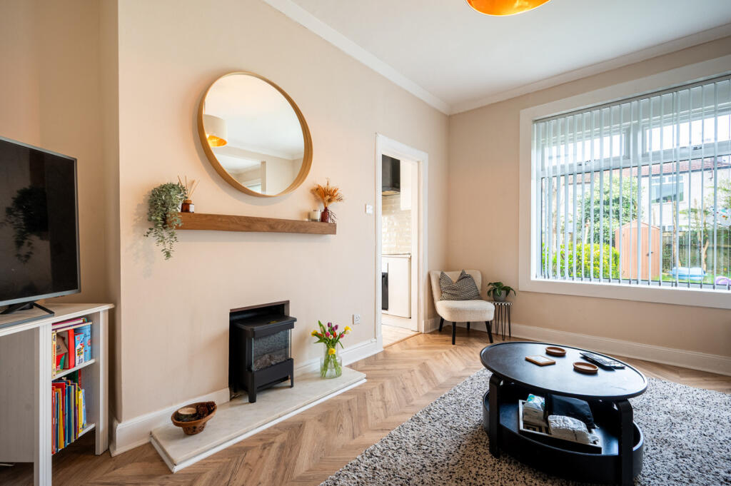 Kingswood Drive, King's Park, G44 - View 2