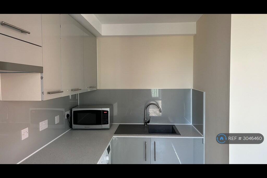 Apartment in Manchester - View 4