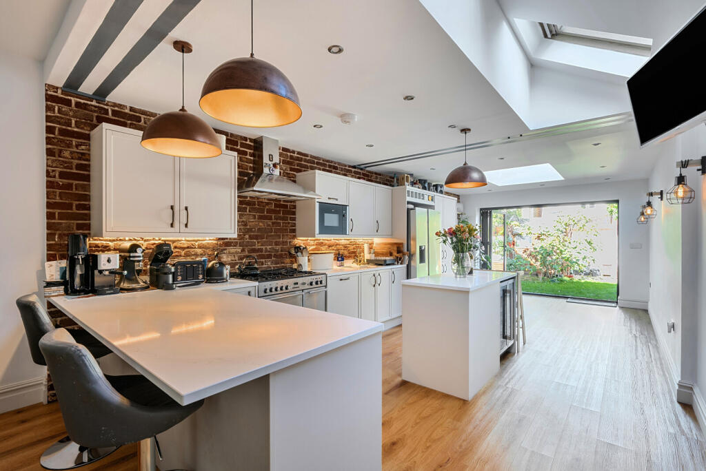 House in Guildford - View 4