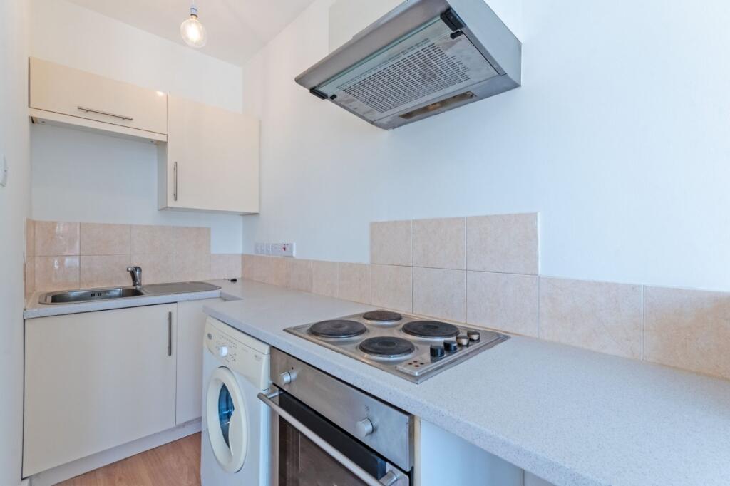 1 bedroom maisonette for rent