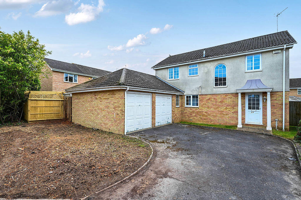 Main image of property: Saffron Close, Chineham
