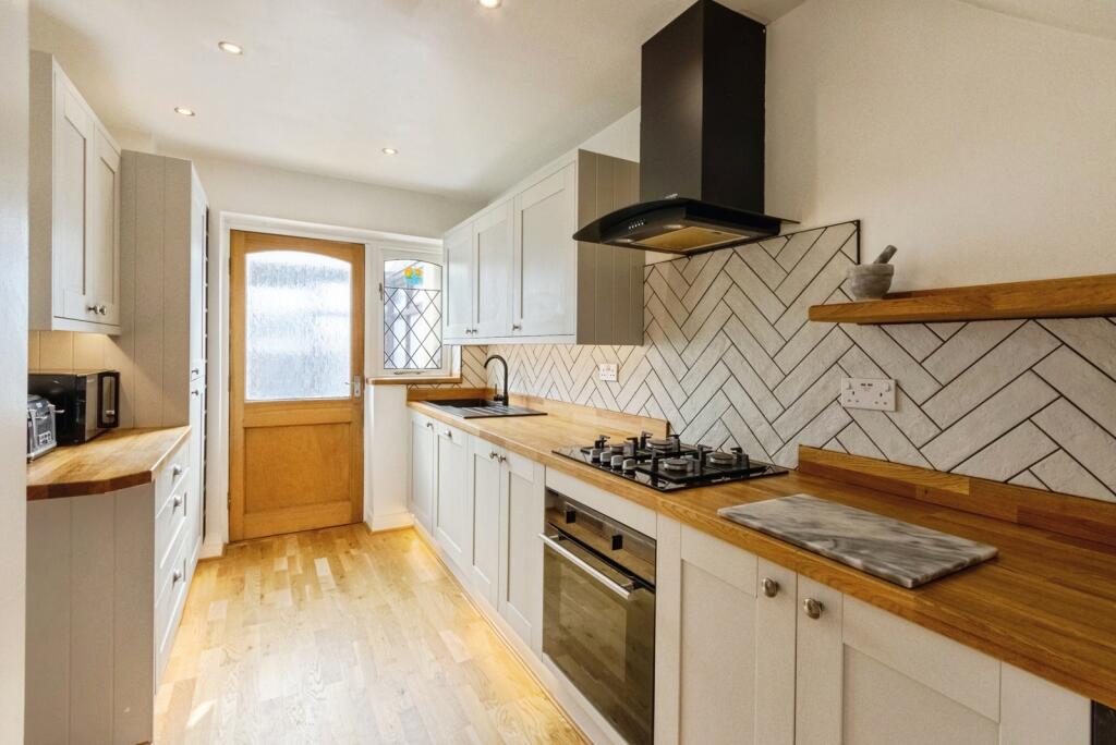 House in Wakefield, Outwood - View 3