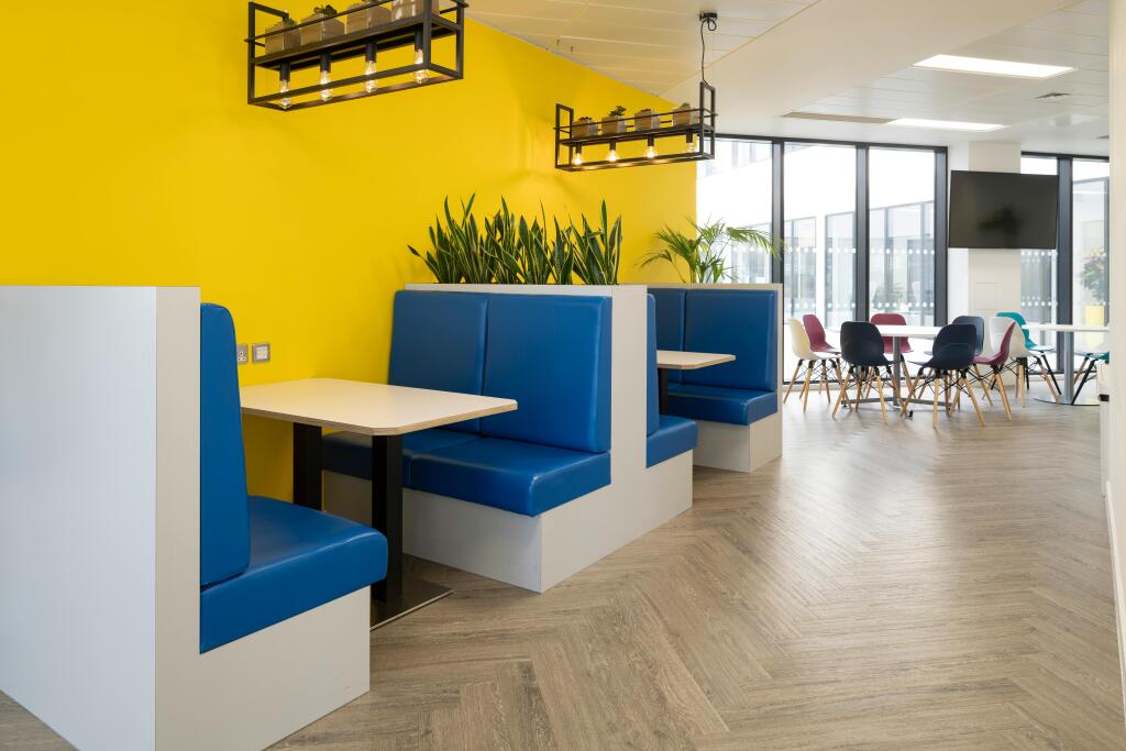 MC40468833HR.jpg