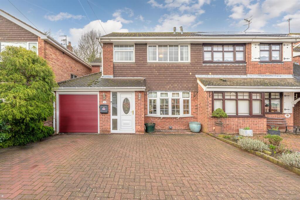 Main image of property: Oregon Close, Kingswinford, DY6 8SJ