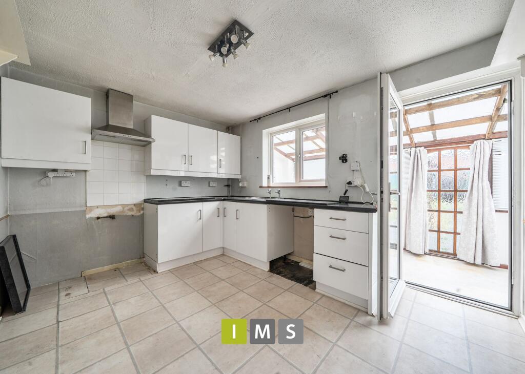 House in Cherwell, Kings End, Bicester - More
