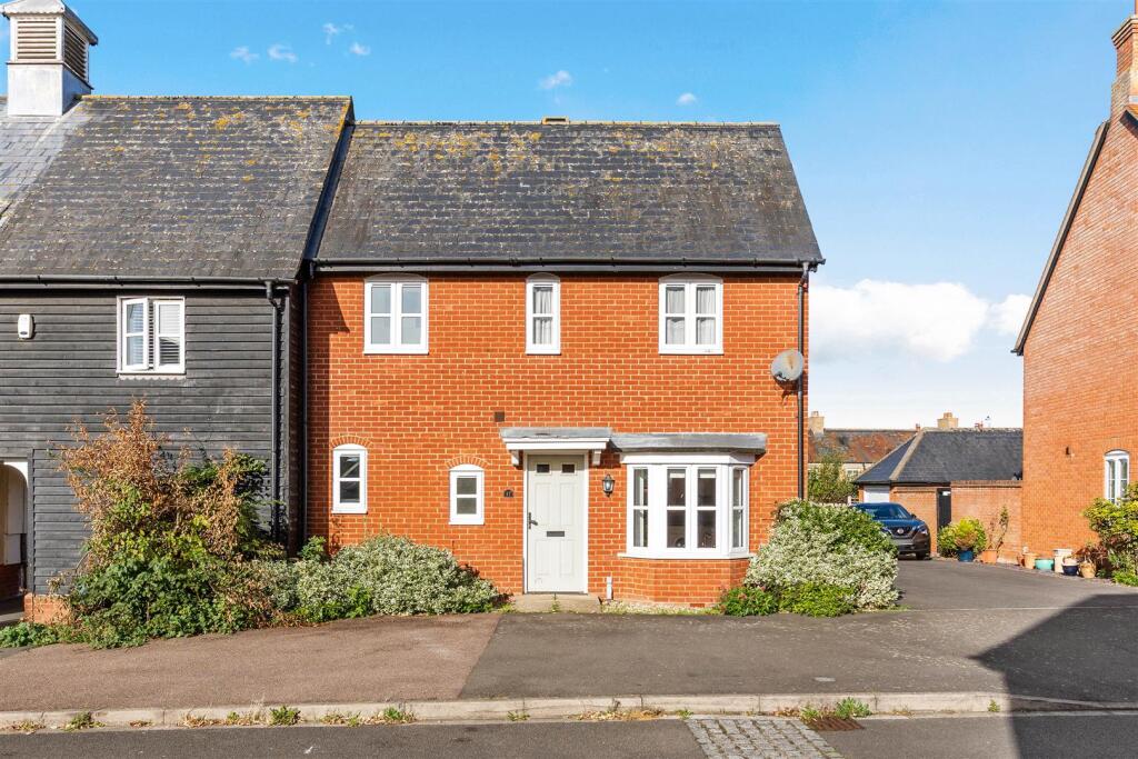Main image of property: Dove House Drive, Henlow SG16 6DH