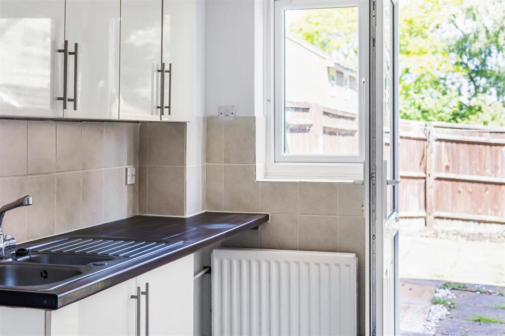 Lamorna Crescent, Tilehurst, Reading – pohled 6