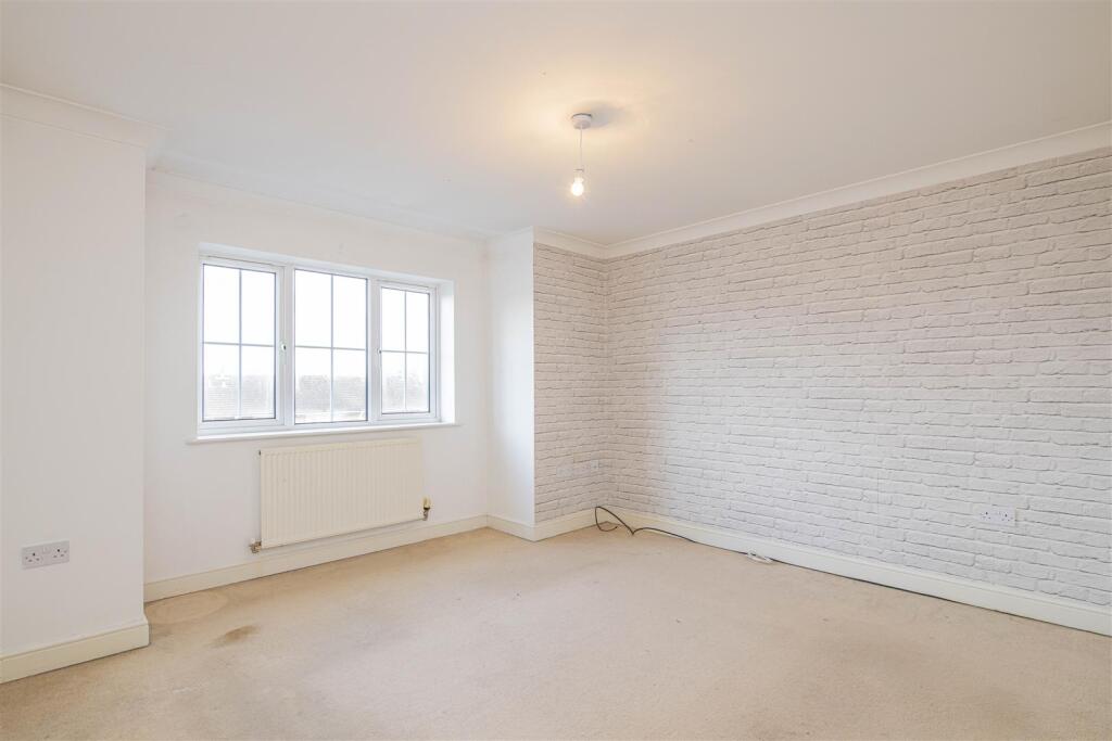 Apartment in Kettering, Avondale - View 3