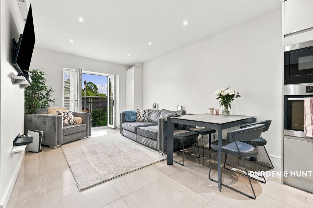 Apartment in Castle Point, Essex - View 5