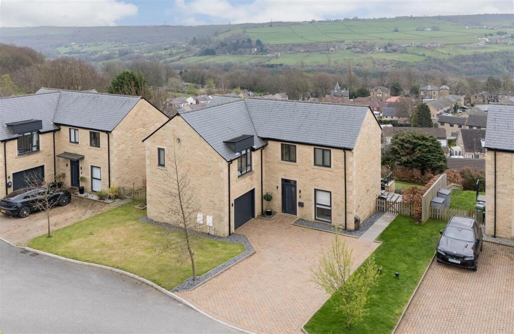Main image of property: 5 Beech Gardens, Willowfield Road, Halifax, HX2 7AD