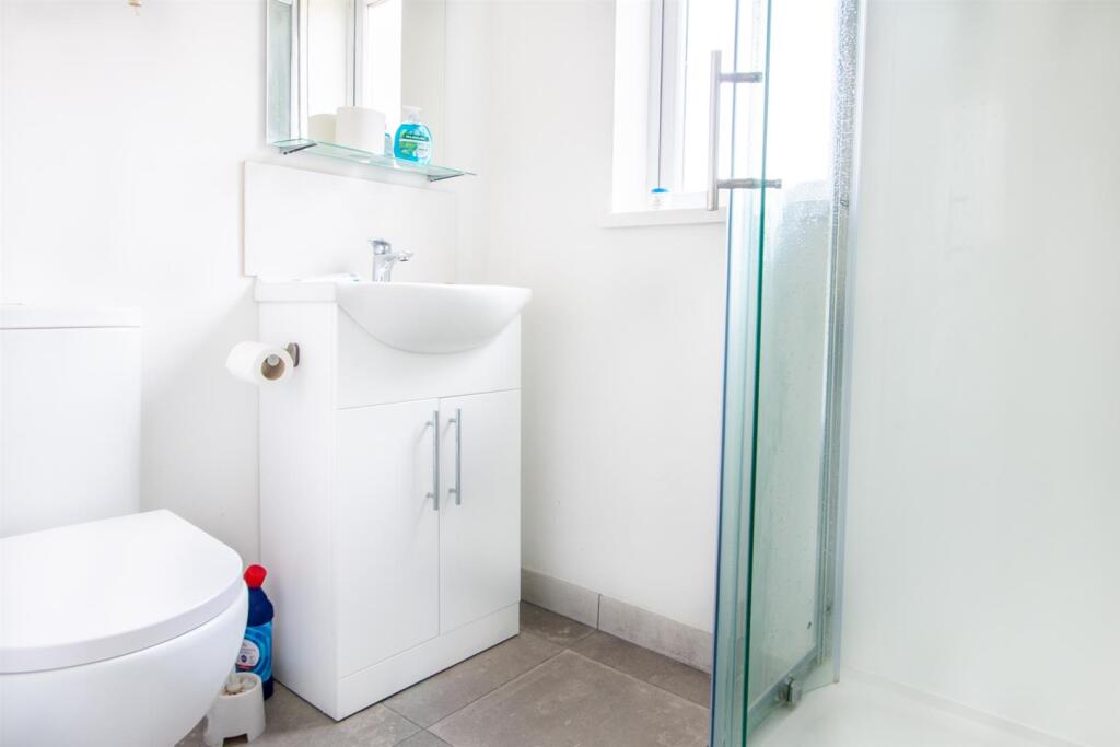 Apartment in Newcastle upon Tyne - View 5