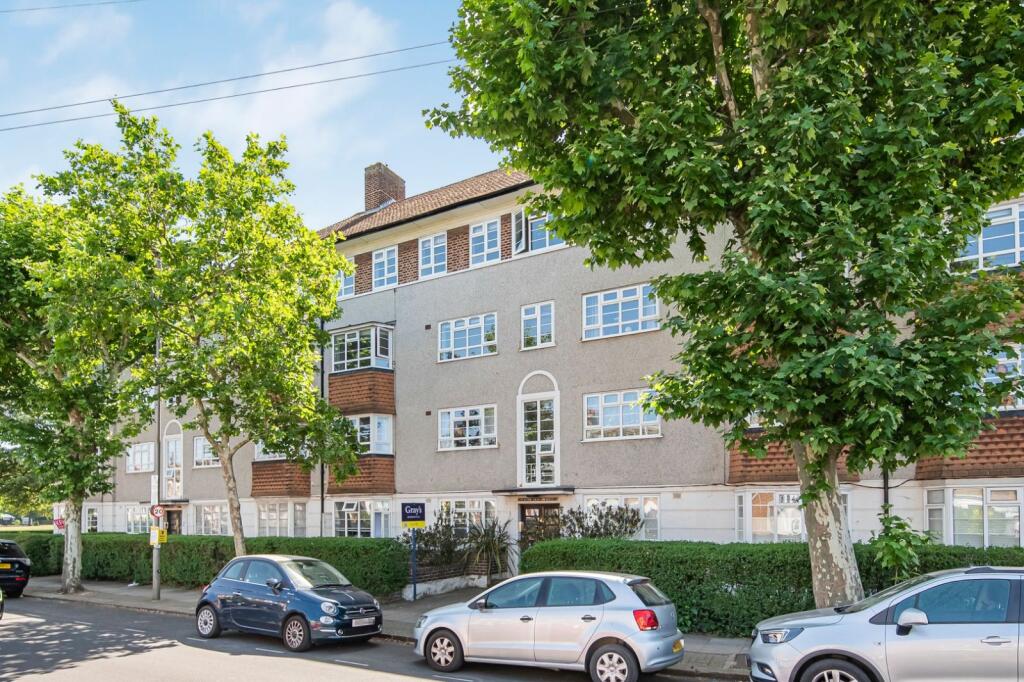 Main image of property: Burntwood Lane, Earlsfield, London, SW17