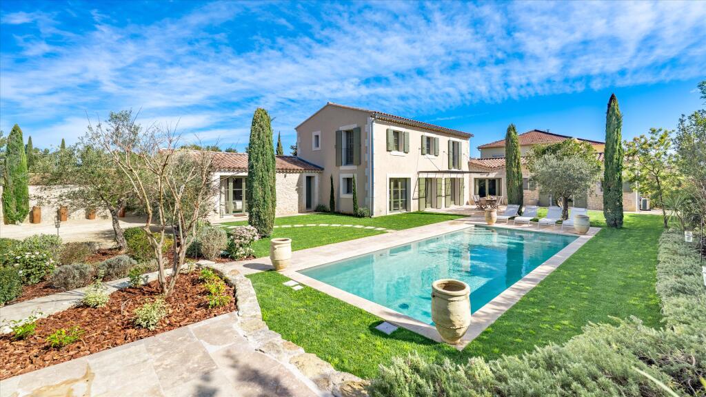 Main image of property: Provence-Alps-Cote d`Azur, Bouches-du-Rhône, Eygalières