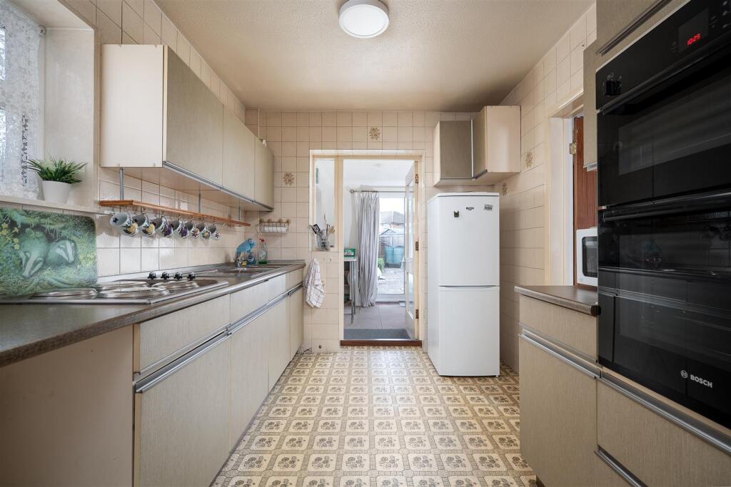 Sipson Road, West Drayton photo 2