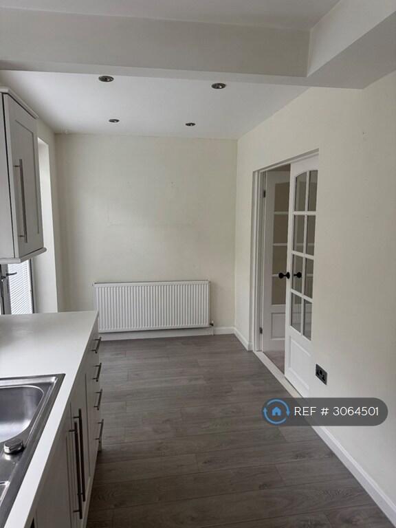 House in Leeds, Cuddy Hill, Westfield - View 5