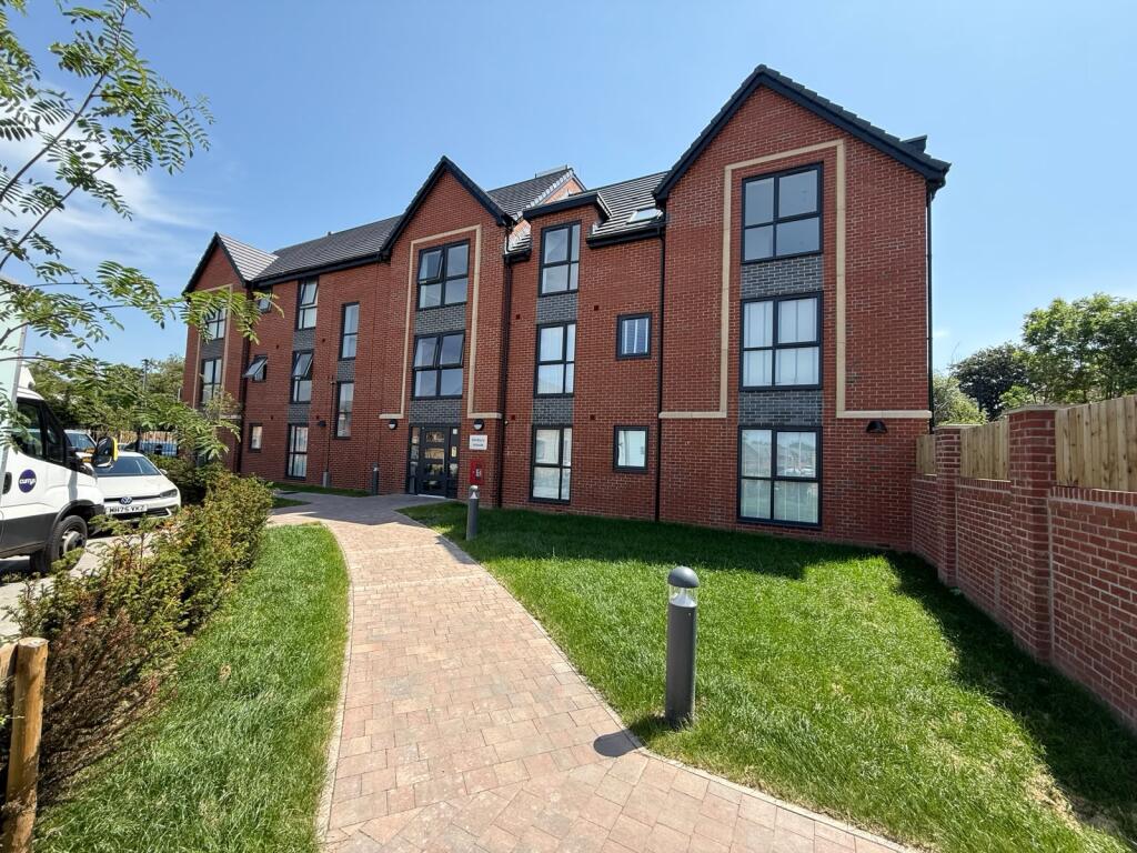 Apartment in Stockport, Bramhall Moor - View 3