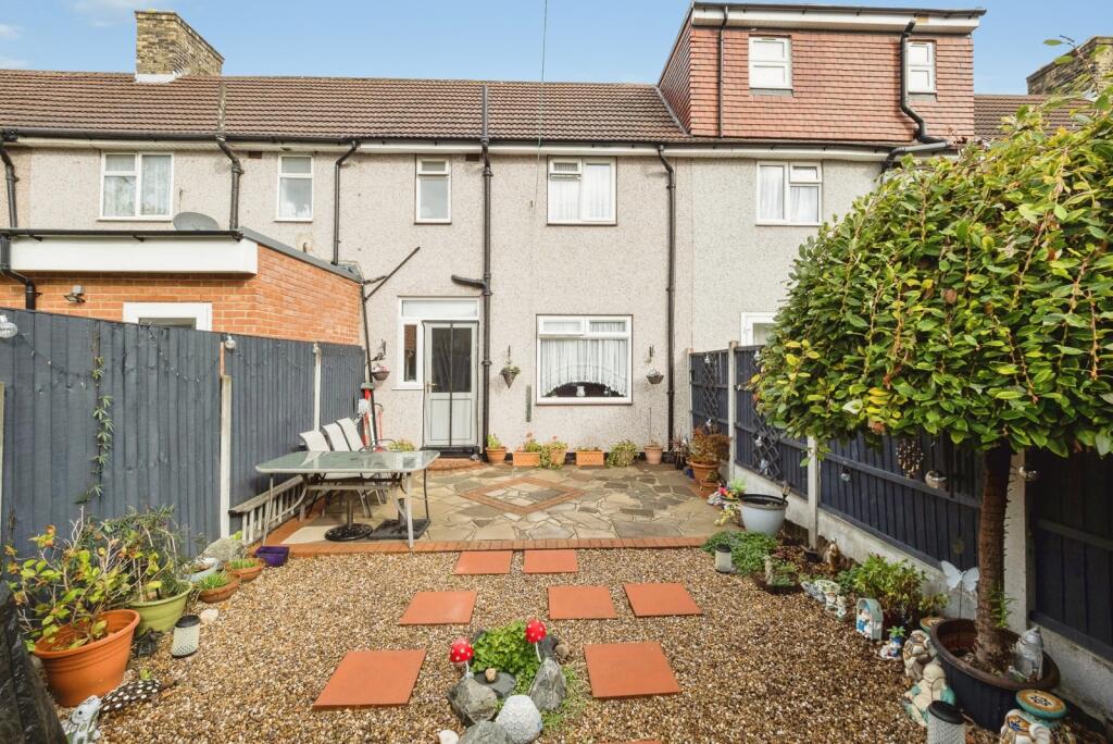 House in Romford - View 5
