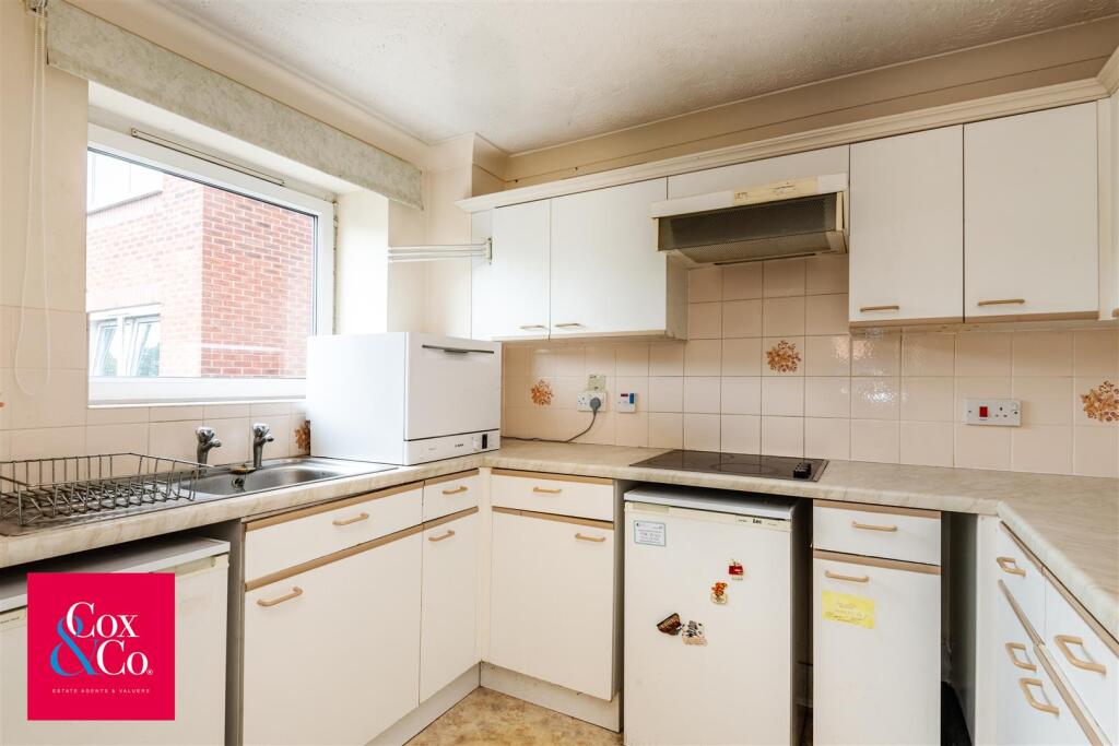 Amber Court, Holland Road, Hove photo 3