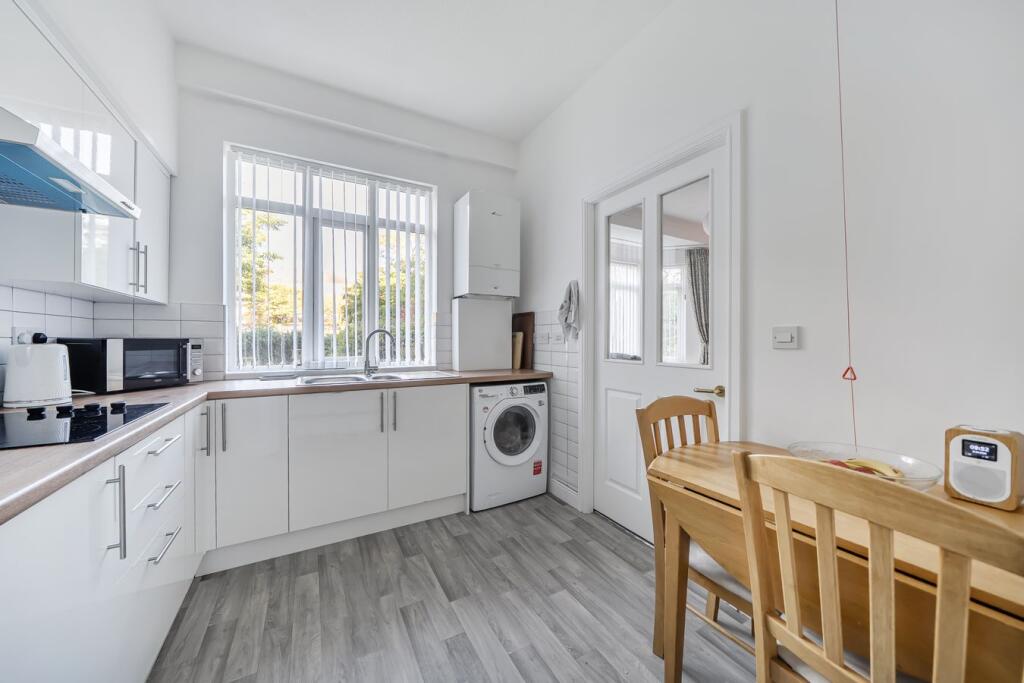 Apartment in Preston - View 5