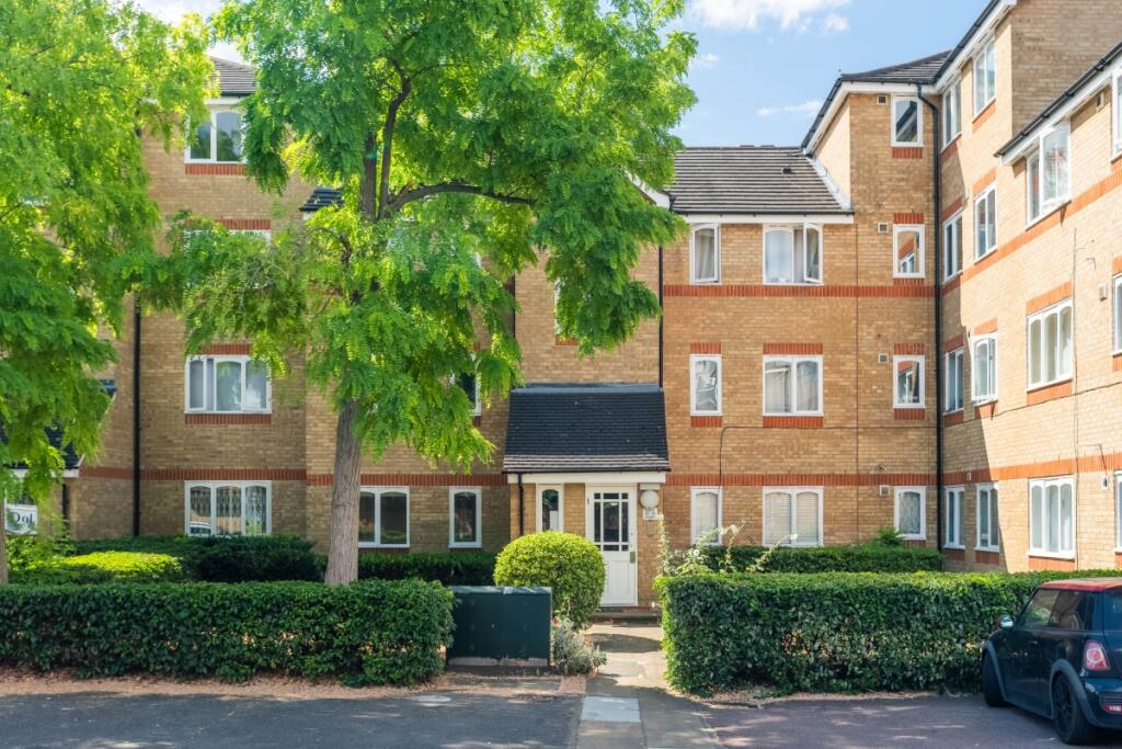 Main image of property: Telegraph Place, E14