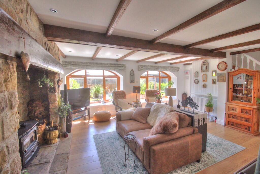 House in Morpeth, Felton - More