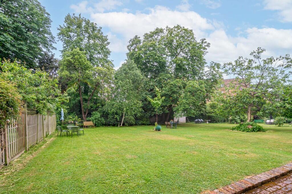 Main image of property: Earl's Court Square, London