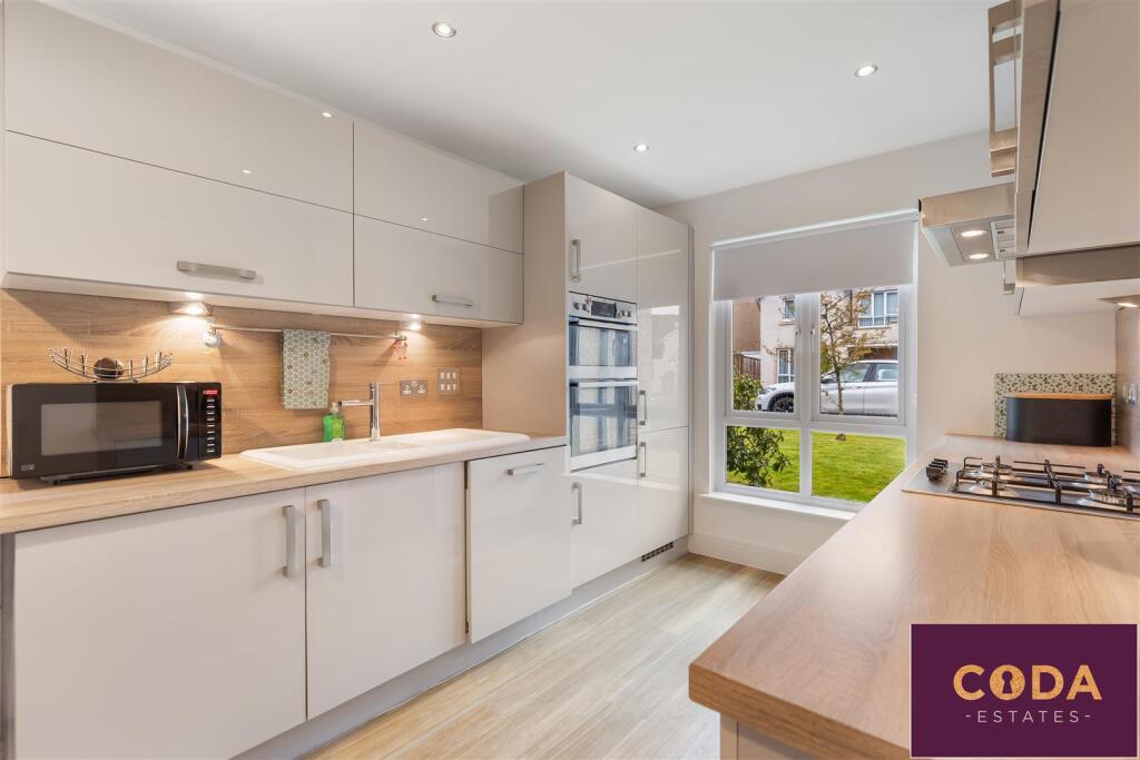 House in Glasgow, Campsie Meadows, Robroyston - View 3