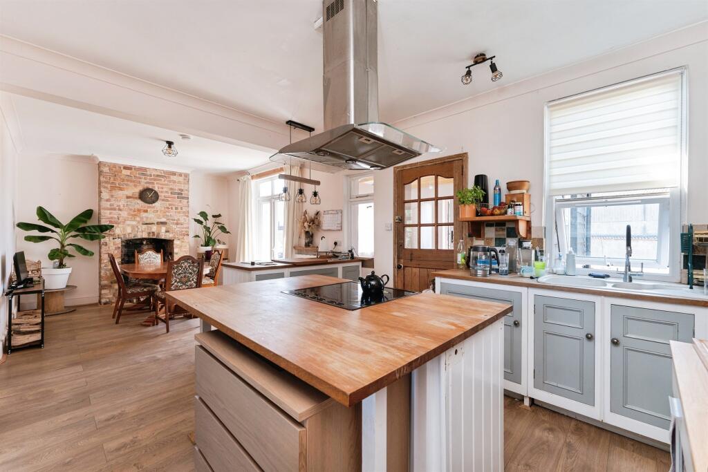 House in Fenland, Wimblington - View 5