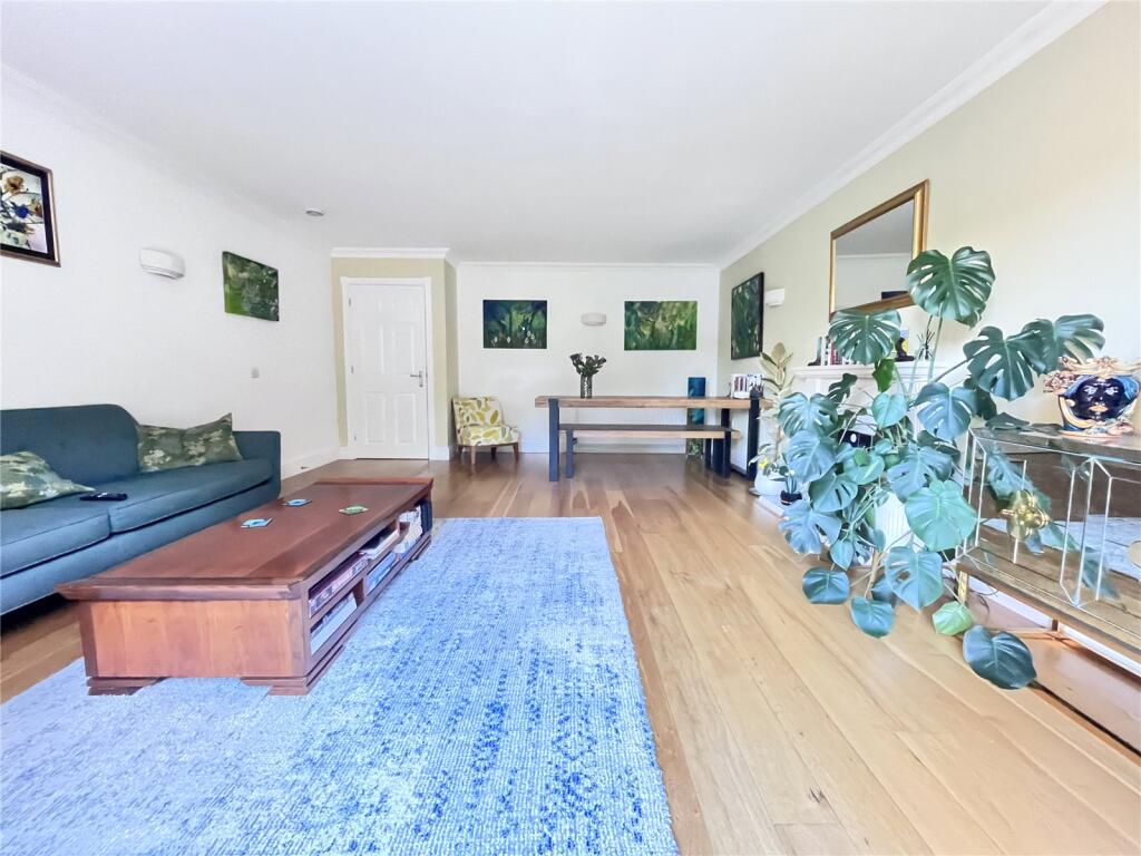 1, Fieldgate Court, 42 Portsmouth Road, Cobham, Surrey, KT11 photo 3