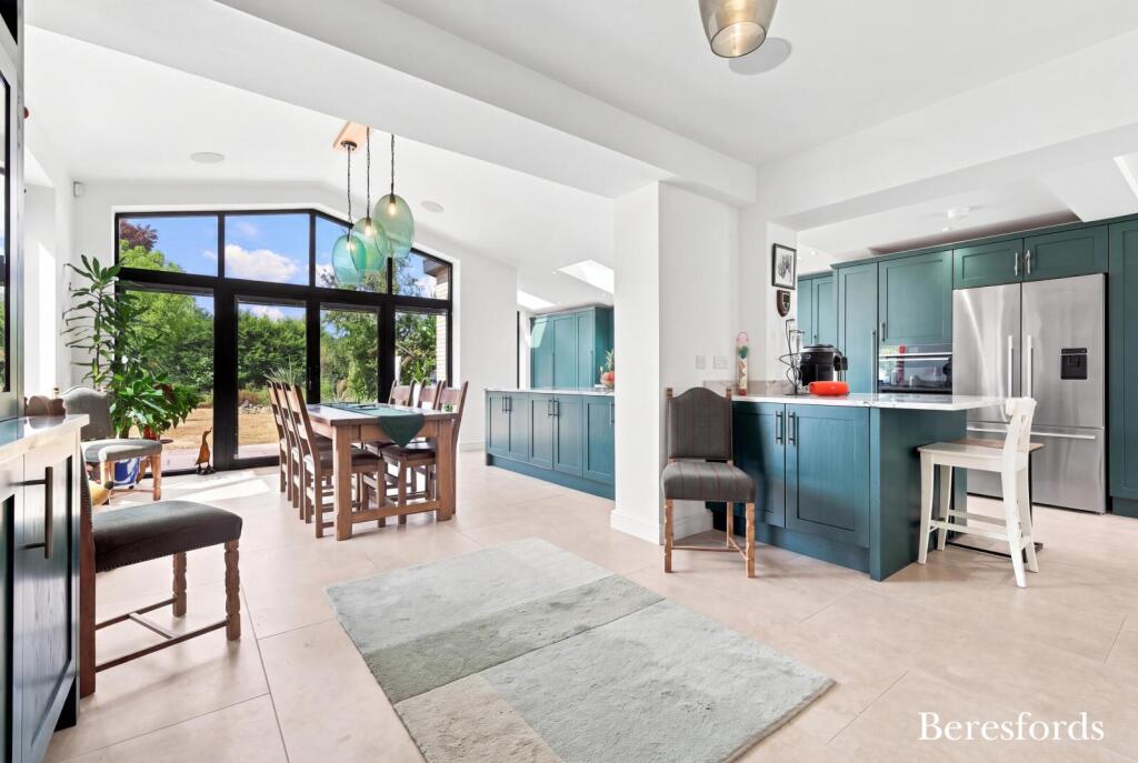 House in Chelmsford, Great Baddow - View 4