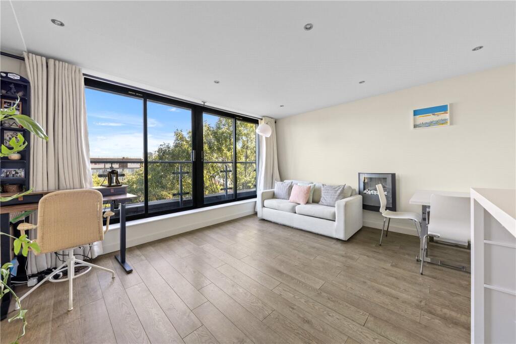 Main image of property: Greatorex Street, London, E1