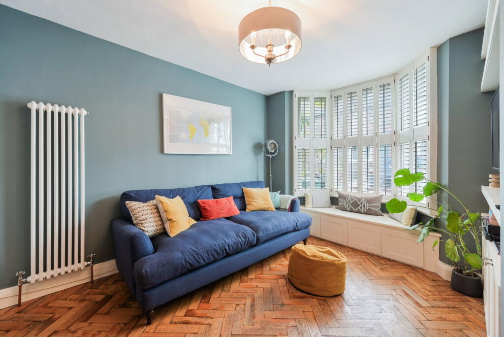House in Reigate and Banstead, Surrey - View 3