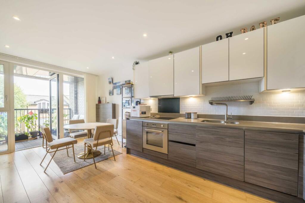 Apartment in London - View 3