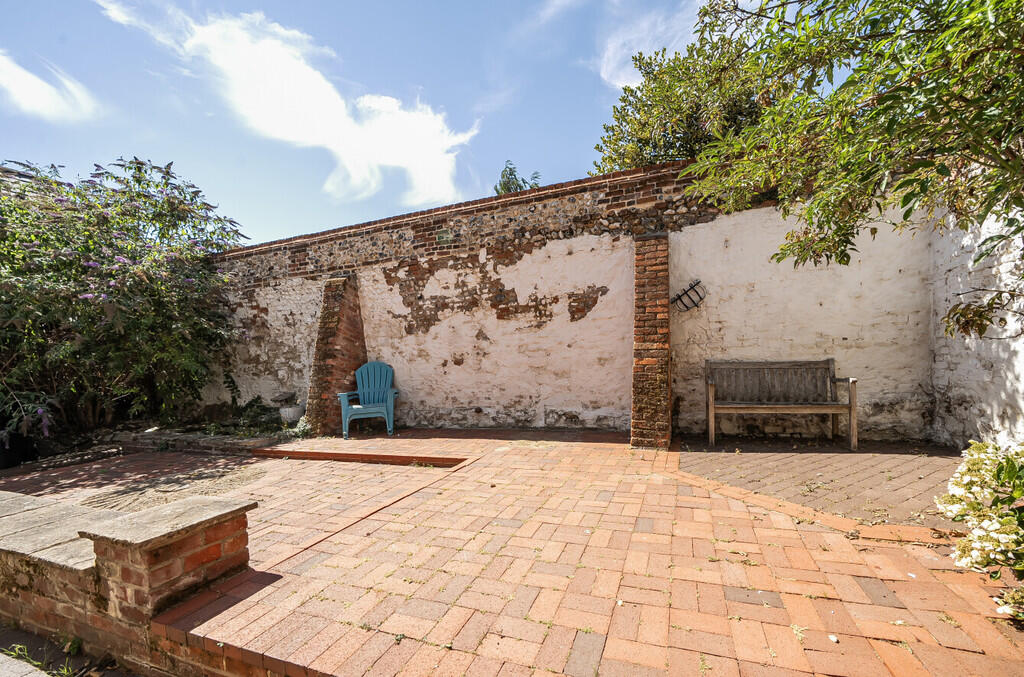 House in Ipswich - View 2
