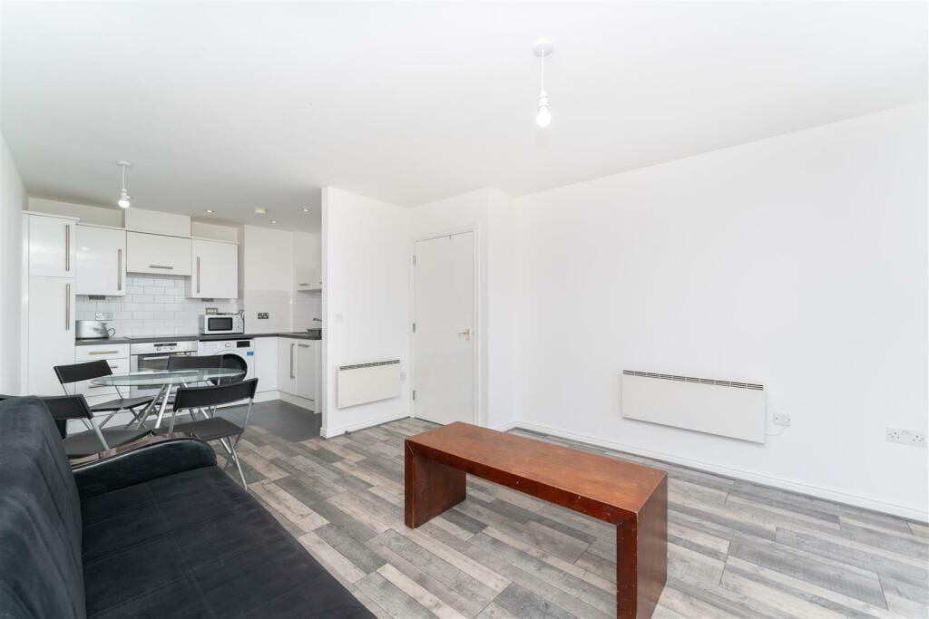 Apartment in Twickenham - View 5