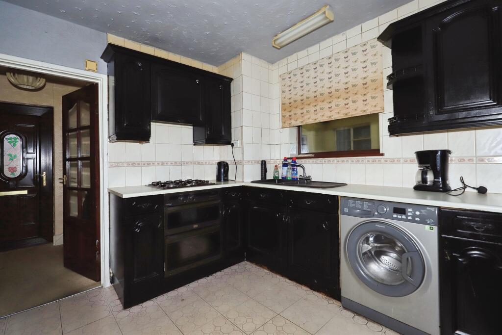 House in Wolverhampton, West Midlands - More