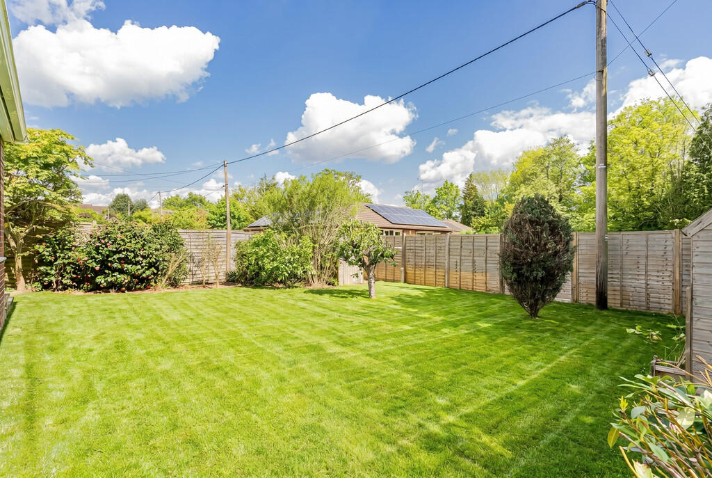 Riverside Close, Liss, Hampshire photo 4