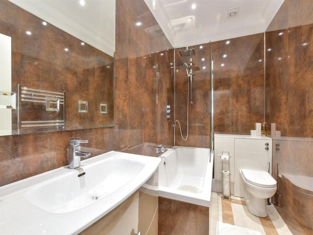 Apartment in Canterbury - More