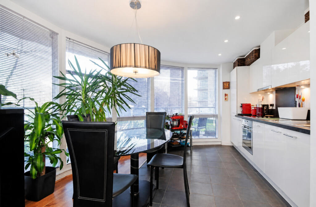 Apartment in Twickenham - View 3