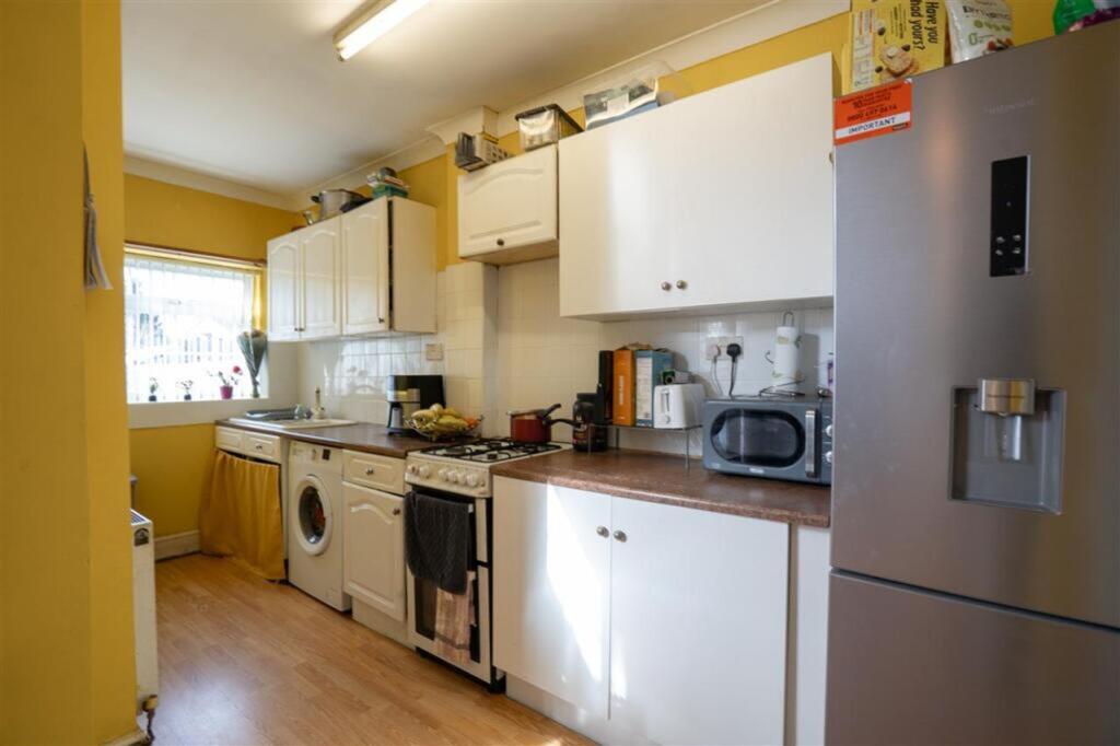 House in Birmingham, West Midlands - More