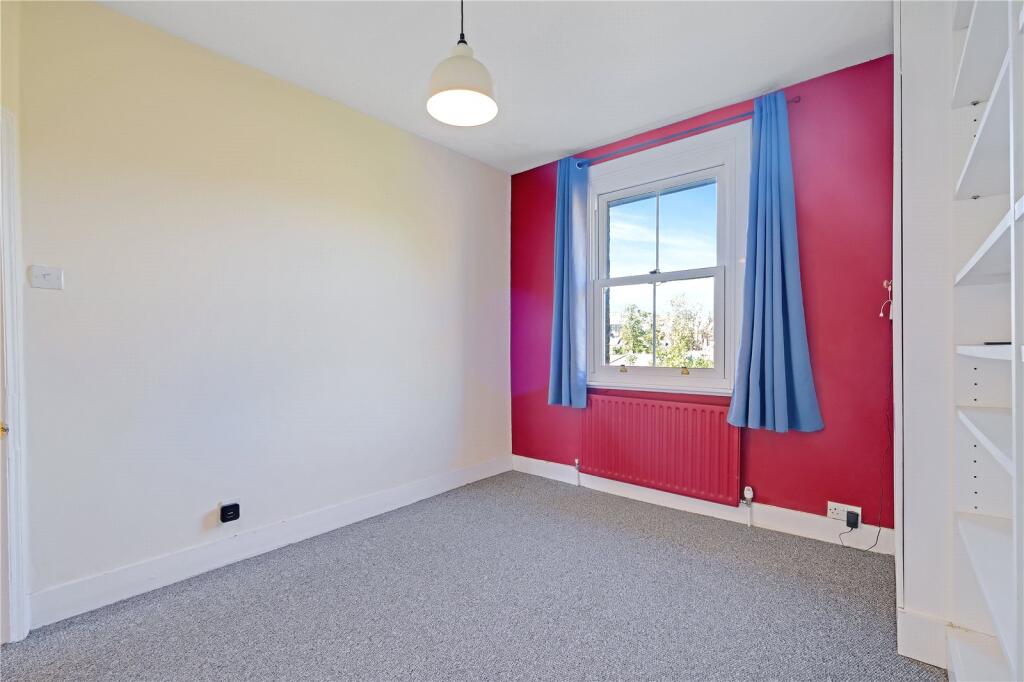 Apartment in London - More