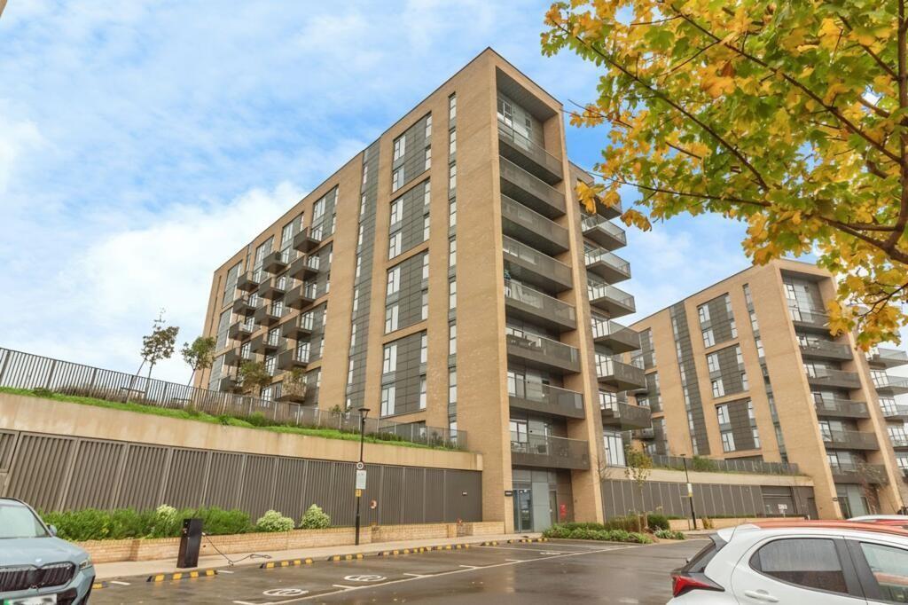 Main image of property: Green Park - Convenient for Station and amenities, Berkshire, RG2