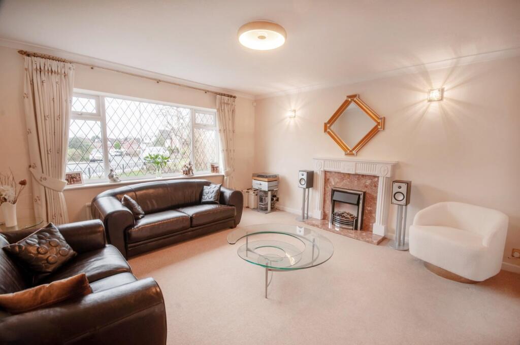 Rhodes Drive, Bury photo 4