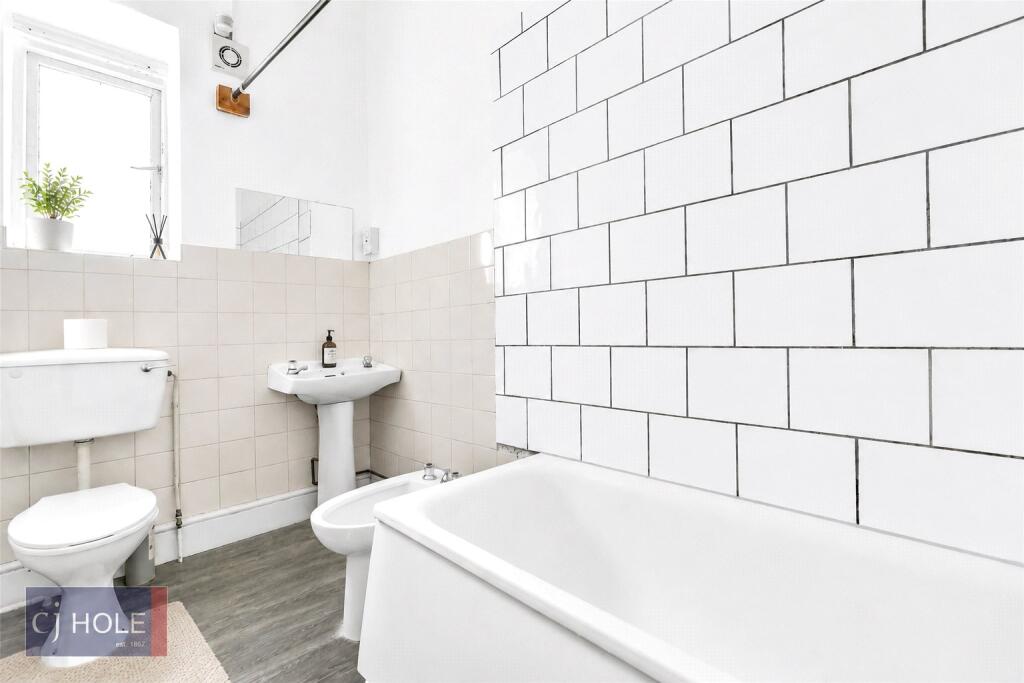 6 bedroom terraced house for rent