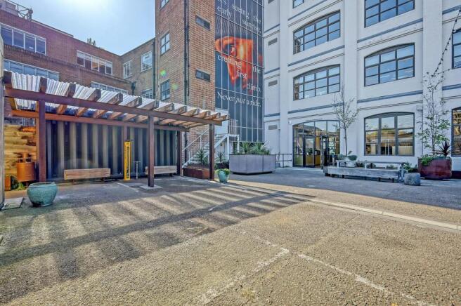 Laszlo Bike Storage, Parking & Courtyard