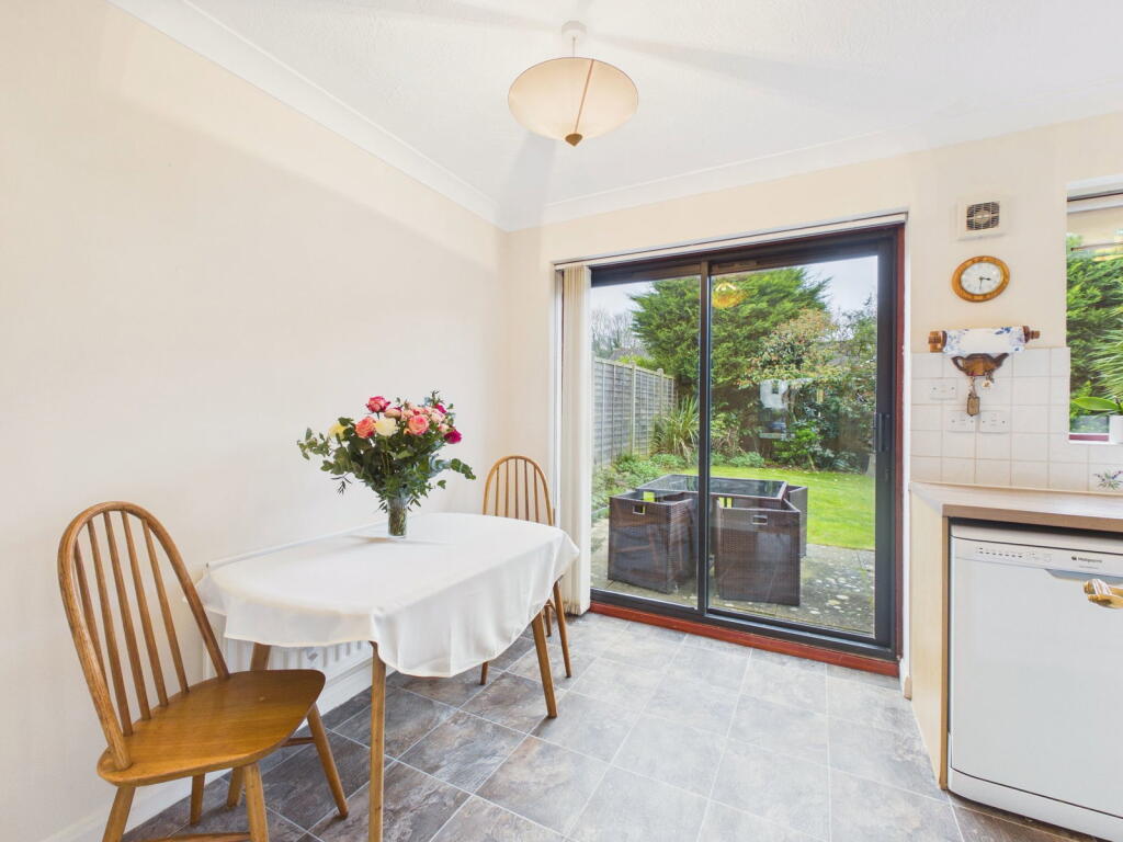Lanyon Close, Horsham, RH12 5JP photo 3
